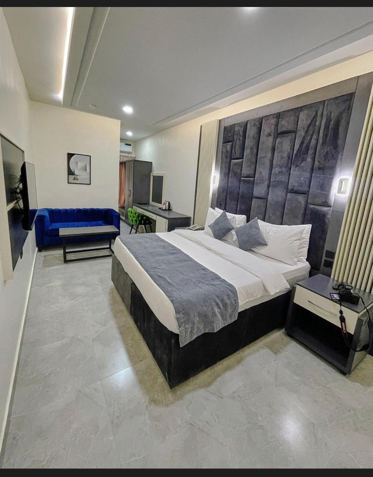 The Mayrock Hotel อาบูจา ภายนอก รูปภาพ
